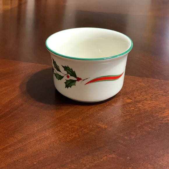 Lennox China, stone freezer to oven to table Microsoft country, Holly. - Picture 4 of 4